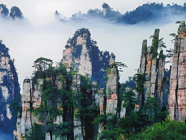 Zhangjiajie’s Avatar Mountains (Hunan) 